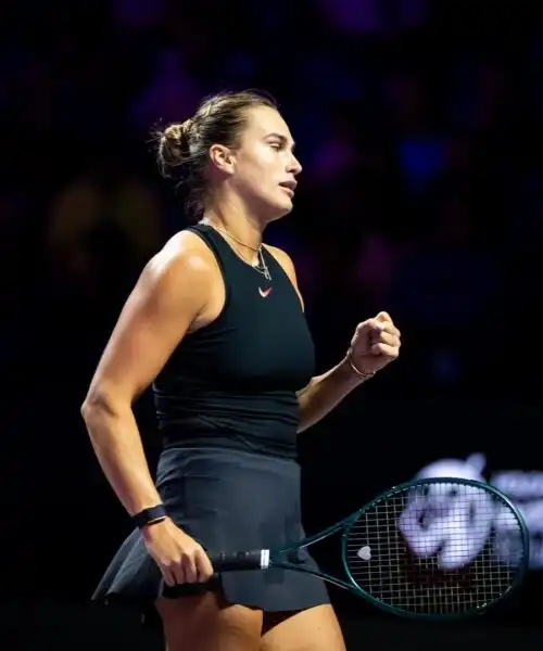 Aryna Sabalenka apre le WTA Finals con una vittoria