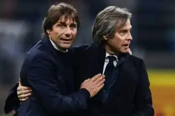 Lele Oriali a braccetto con Antonio Conte