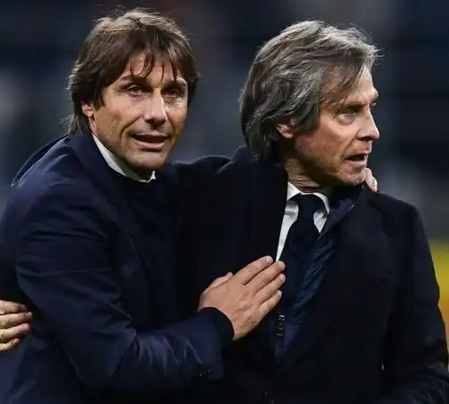 Lele Oriali a braccetto con Antonio Conte