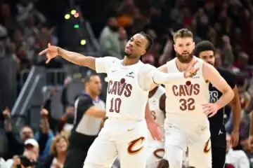 NBA, Cleveland più forte di tutto e tutti: 15-0