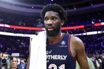 NBA, la spinta al giornalista costa molto a Joel Embiid