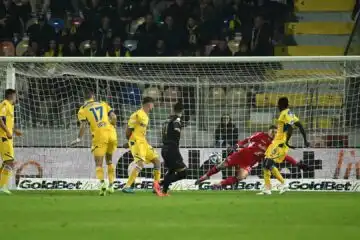 Serie B, tutto in 16 minuti tra Frosinone e Palermo