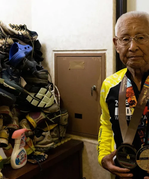 Ironman a 85 anni: nessuno riusciva a crederci. Le foto di Hiromu Inada