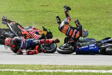 GP Malesia: pauroso incidente al via, bandiera rossa