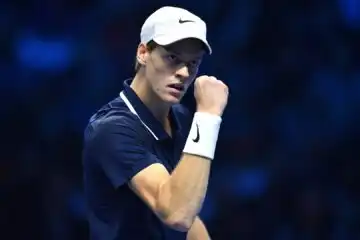 ATP Finals: un devastante Jannik Sinner vola in finale, Casper Ruud strapazzato