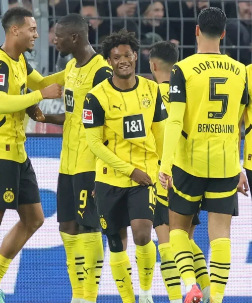 Blitz del Bayern Monaco: assalto alla stella del Borussia Dortmund. Immagini