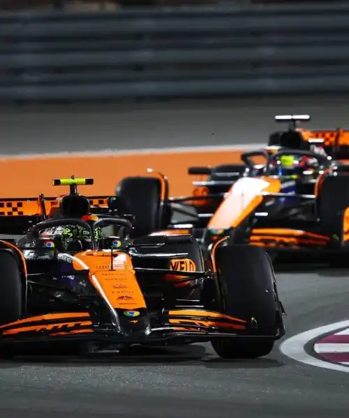 F1, GP Qatar, doppietta McLaren nella Sprint: Piastri davanti a Norris, quarto Sainz