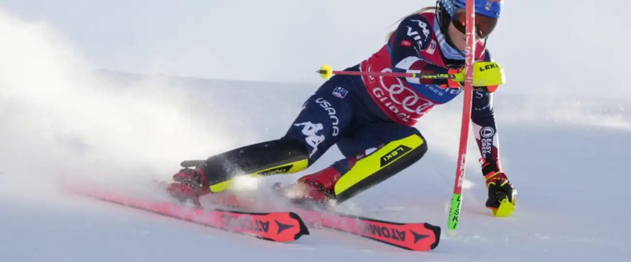 Mikaela Shiffrin si ripete a Gurgl, storico podio per Lara Colturi e Camille Rast