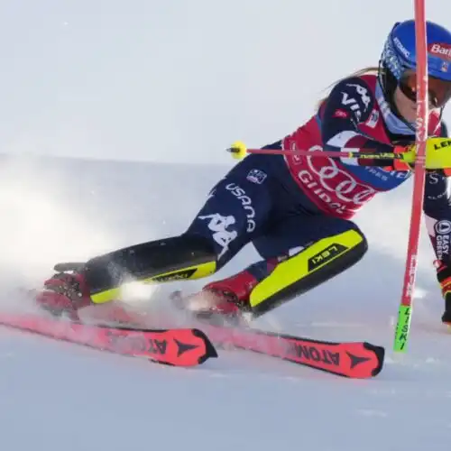 Mikaela Shiffrin si ripete a Gurgl, storico podio per Lara Colturi e Camille Rast