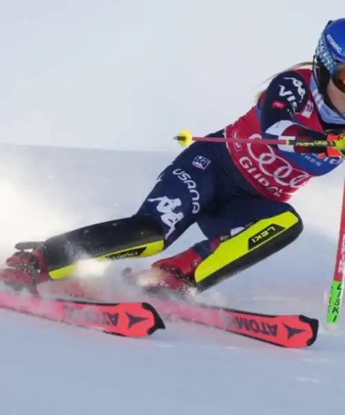 Mikaela Shiffrin si ripete a Gurgl, storico podio per Lara Colturi e Camille Rast