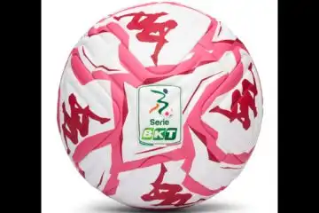 Lega B e Kappa presentano il nuovo pallone rosso: no alla violenza sulle donne