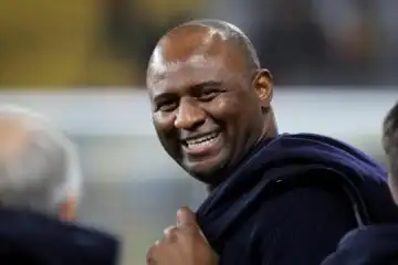 Genoa, Patrick Vieira si presenta e strizza l’occhio a Mario Balotelli