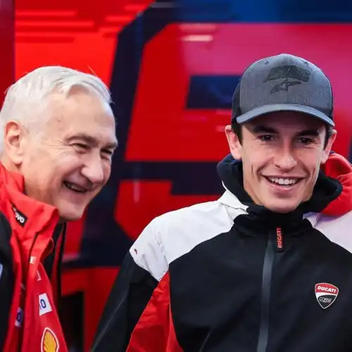 Marc Marquez: Davide Tardozzi tira in ballo Valentino Rossi