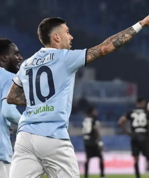 La Lazio prima spreca, poi esulta: 2-1 al Cagliari, è terza