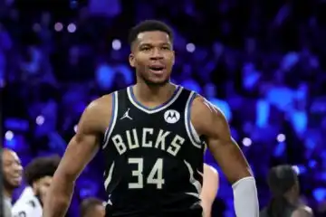 Giannis Antetokounmpo e i Milwaukee Bucks in trionfo