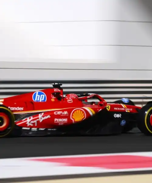 Ad Abu Dhabi volano Charles Leclerc sulla Ferrari e Carlos Sainz sulla Williams