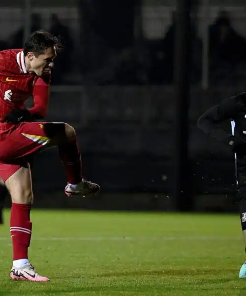 Federico Chiesa batte un colpo a Liverpool