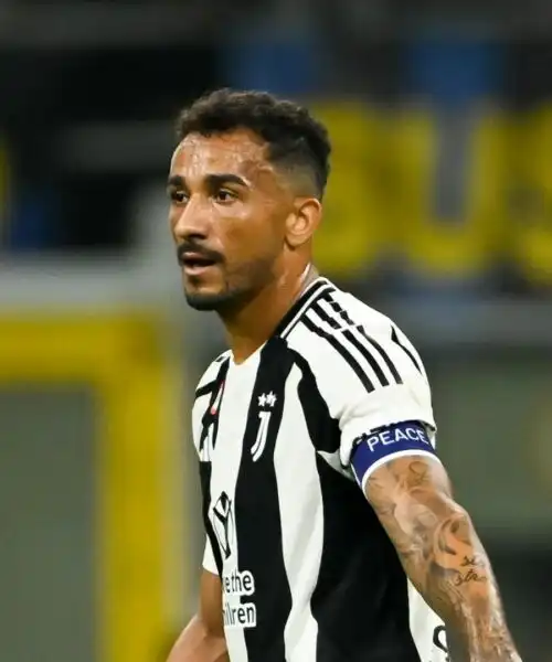 Juventini scatenati contro Danilo: sui social è polemica. Foto