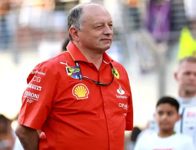 Frederic Vasseur spiega l’importanza di Lewis Hamilton per Charles Leclerc