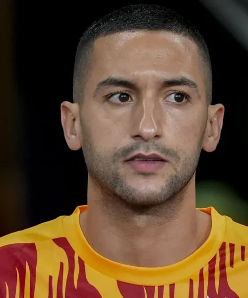 Hakim Ziyech disperato chiede aiuto all’Ajax: immagini