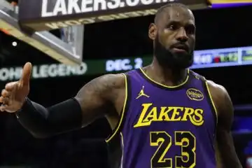 NBA: si rivede LeBron James e i LA Lakers vincono