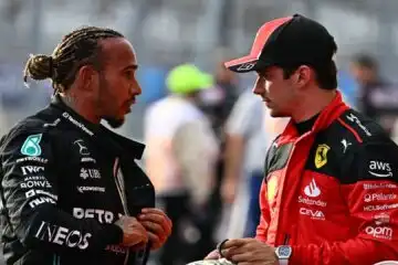 Christian Horner punge la Ferrari e boccia Lewis Hamilton e Charles Leclerc