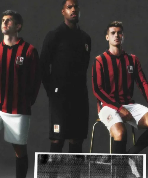 Milan, la nuova maglia per i 125 anni di storia divide i tifosi: le foto