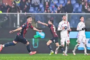 Il Genoa sbaglia un rigore, poi piega il Monza