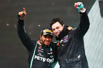 Lewis Hamilton fa ingelosire Toto Wolff