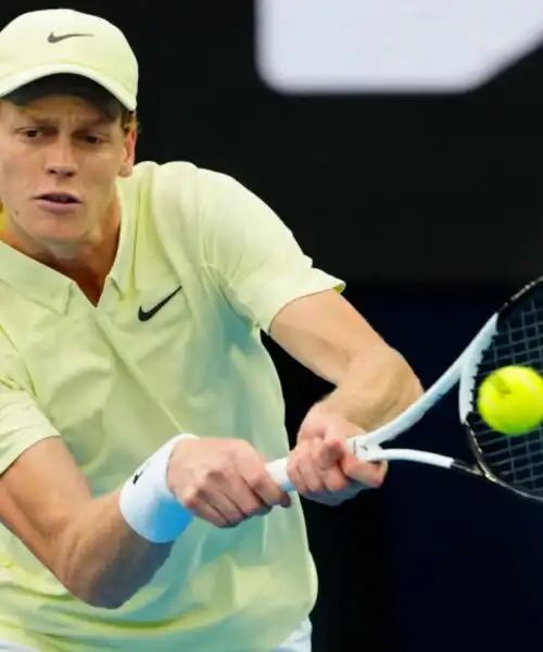 Australian Open: Jannik Sinner travolge Tristan Schoolkate nel terzo set