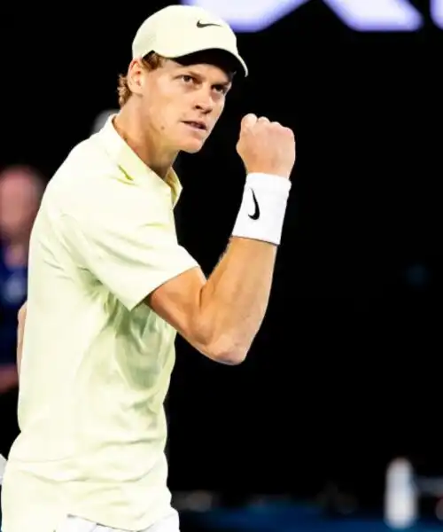 Australian Open: Jannik Sinner esce alla distanza con Tristan Schoolkate