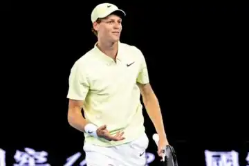 Jannik Sinner può sorridere: un altro big eliminato a sorpresa agli Australian Open