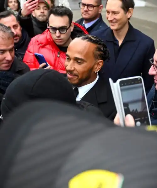 F1, l’annuncio di Lewis Hamilton fa impazzire i fan della Ferrari