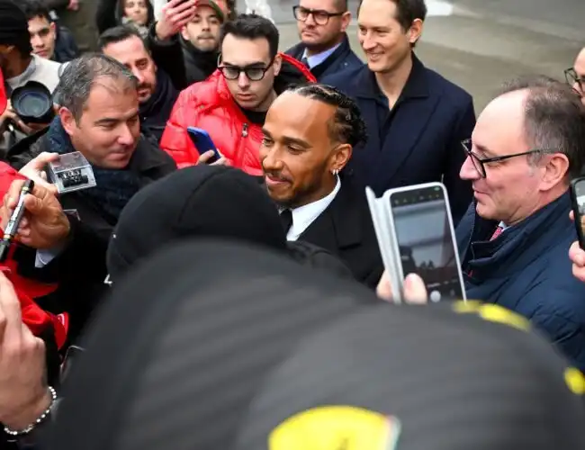 F1, l’annuncio di Lewis Hamilton fa impazzire i fan della Ferrari