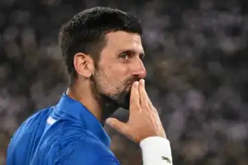 Alcaraz senza problemi, Djokovic fatica più del previsto