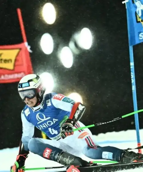 Alexander Steen Olsen bello di notte a Schladming