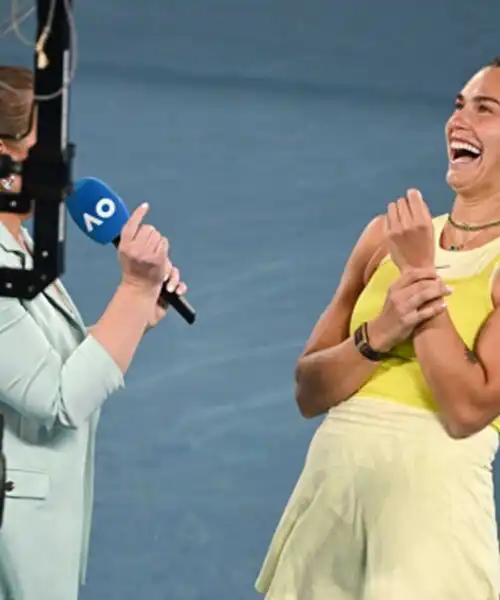 Aryna Sabalenka: gestaccio che non sfugge alle telecamere. Guarda il video