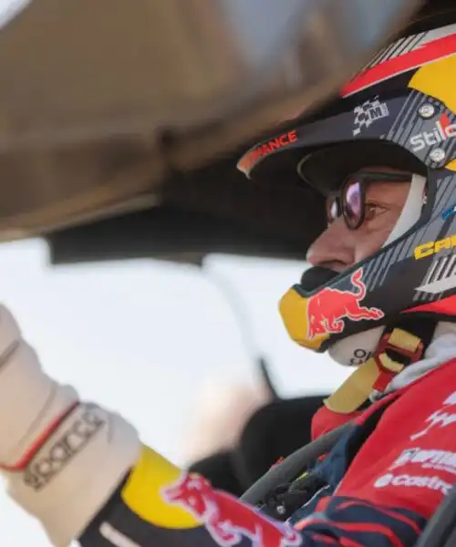 Carlos Sainz costretto a dire addio alla Dakar