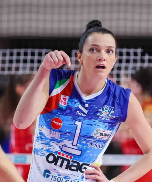 L’ex ct dell’Italvolley dopo il caso Egonu finisce contro la moglie: le foto