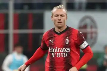 Simon Kjaer annuncia l’addio al calcio dopo quello al Milan