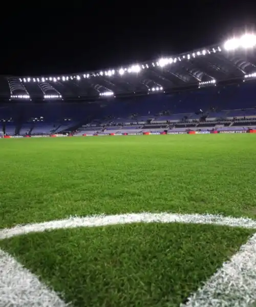 Cambia l’arbitro di Roma-Lazio