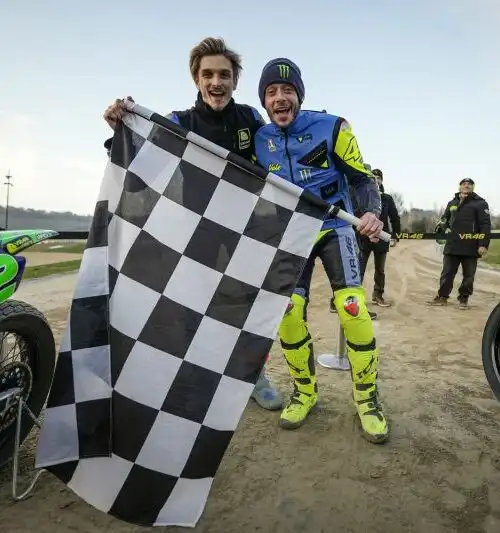 Valentino Rossi convoca 42 stelle alla 100 km dei Campioni