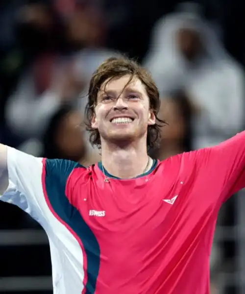 Andrey Rublev piega Jack Draper e trionfa a Doha