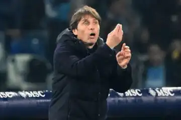 Antonio Conte è un fiume in piena: conferenza stampa show