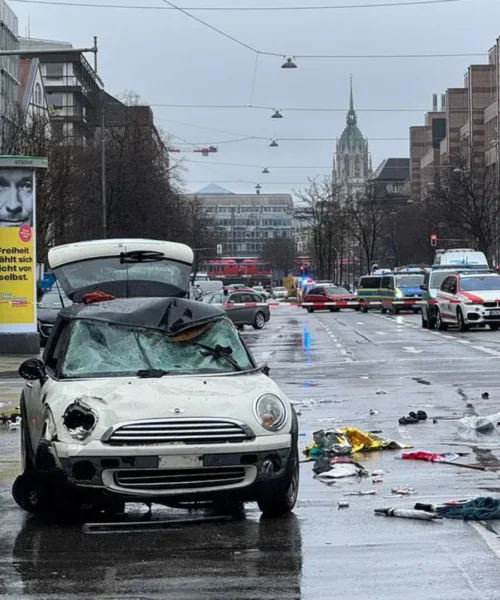 Auto sulla folla a Monaco, comunicato del Bayern: ”Siamo sconvolti”. Le foto