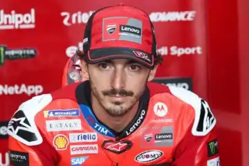 Marc Marquez va veloce: Pecco Bagnaia non si fa spaventare