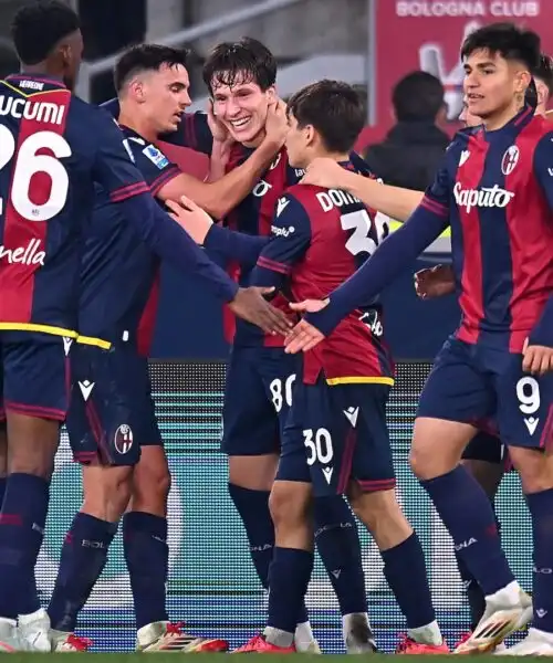 Un gol per tempo, il Bologna batte il Como