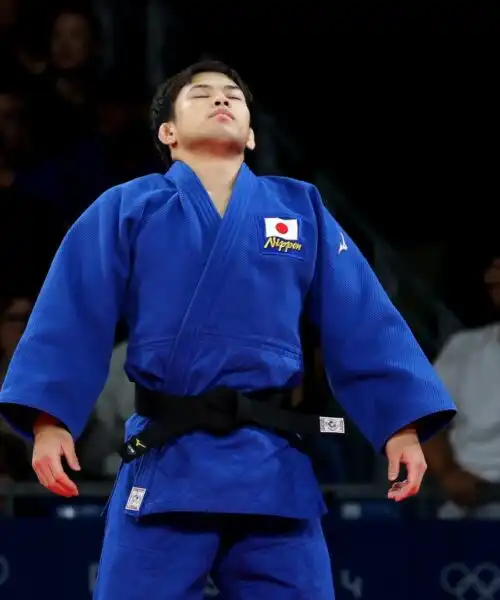 Il judoka si infuria, le foto del gesto clamoroso a Parigi