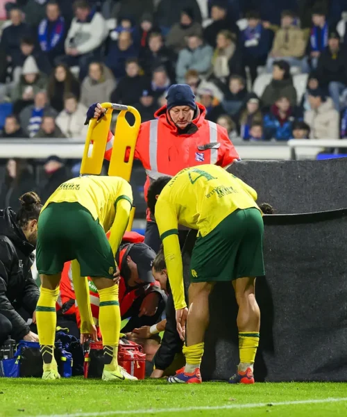 Teloni in campo e compagni disperati per Ivo Pinto. Foto