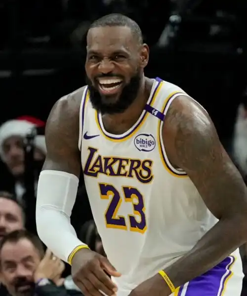 NBA: Lakers vincenti nel segno di LeBron James